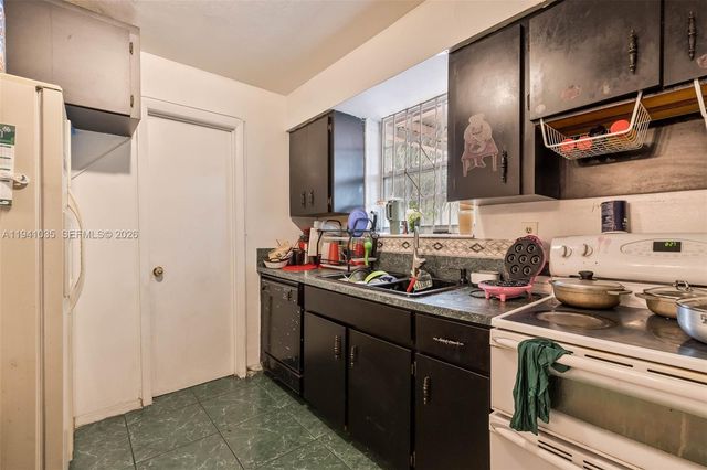 827 NW 73rd St, Miami, FL 33150