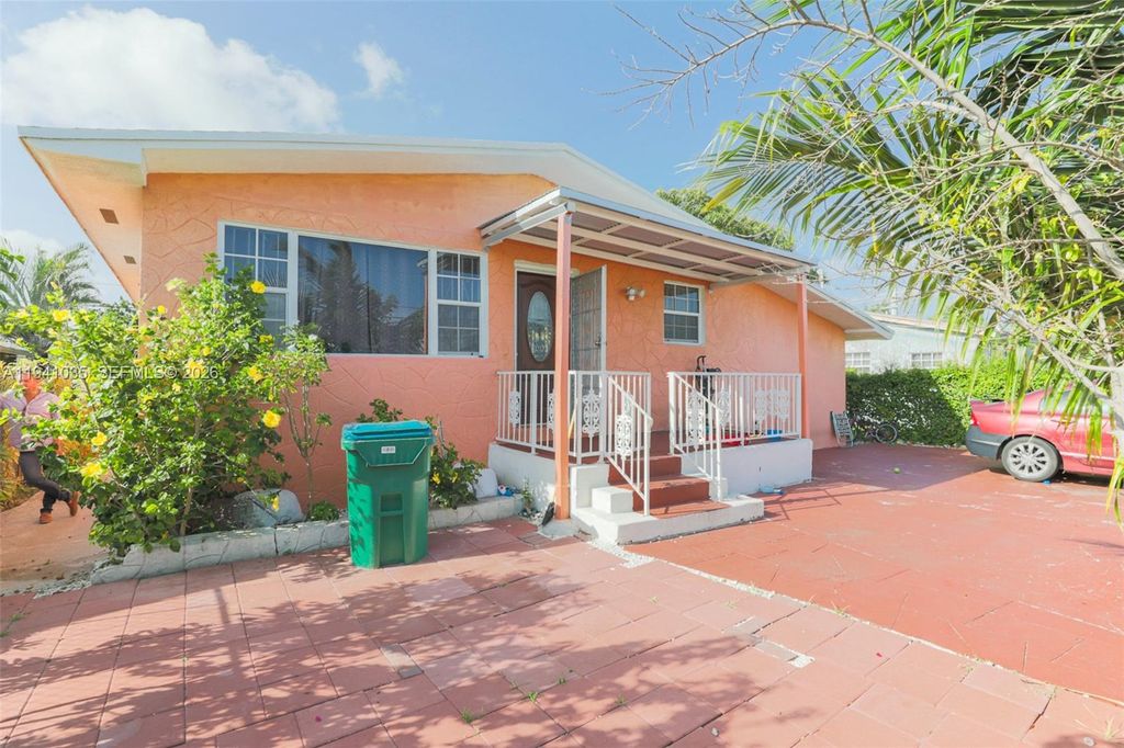 827 NW 73rd St, Miami, FL 33150