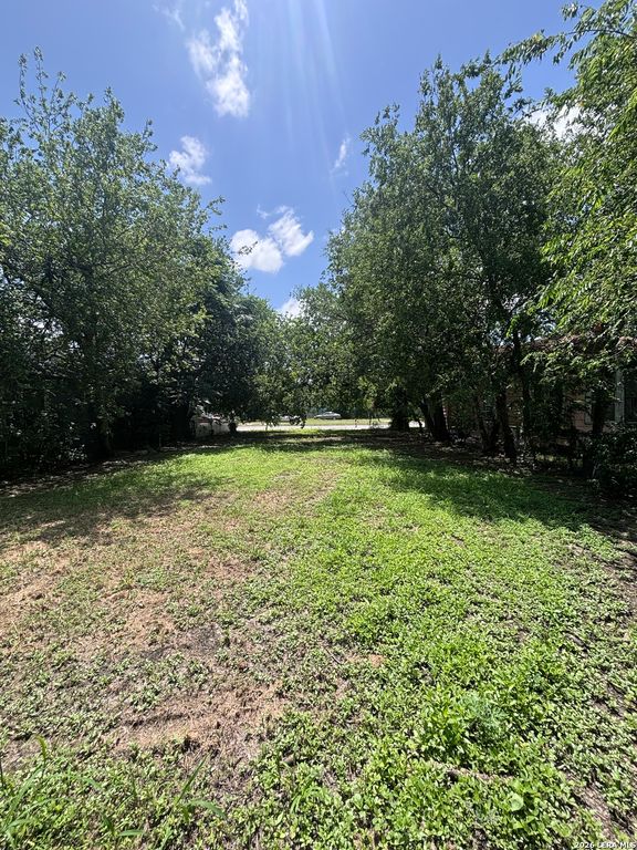 938 S Pine Street, San Antonio, TX 78210
