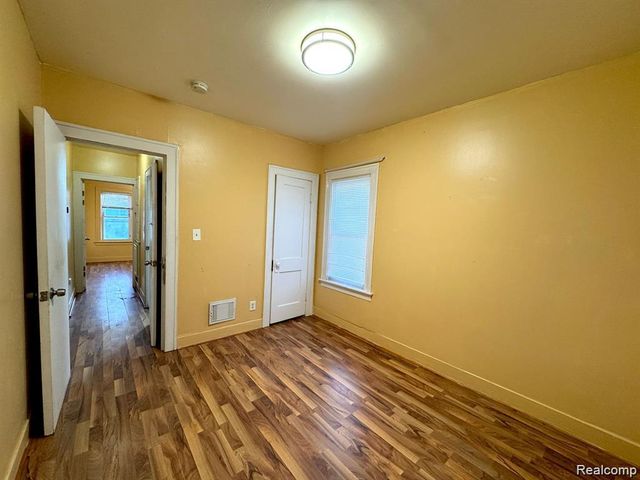 7534 Fisher Avenue, Warren, MI 48091