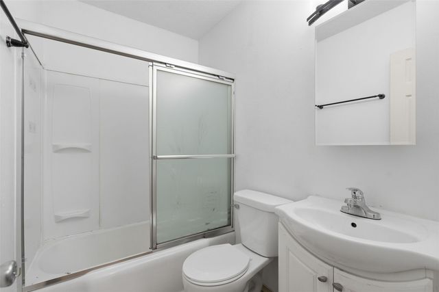 423 41st Street NE, Cedar Rapids, IA 52402