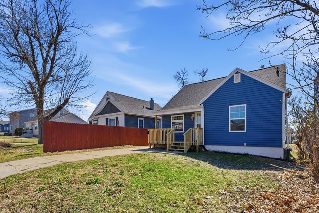 423 41st Street NE, Cedar Rapids, IA 52402