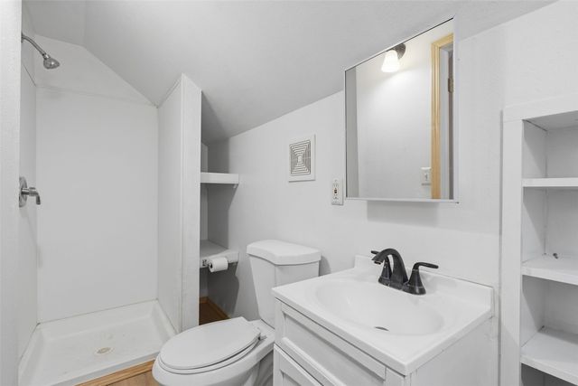 423 41st Street NE, Cedar Rapids, IA 52402