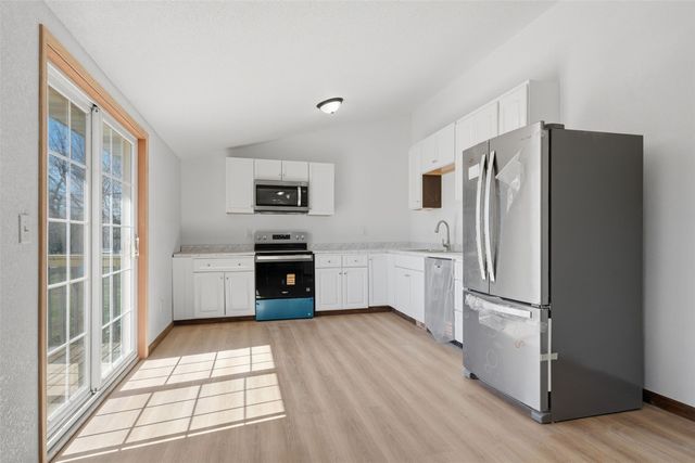 423 41st Street NE, Cedar Rapids, IA 52402