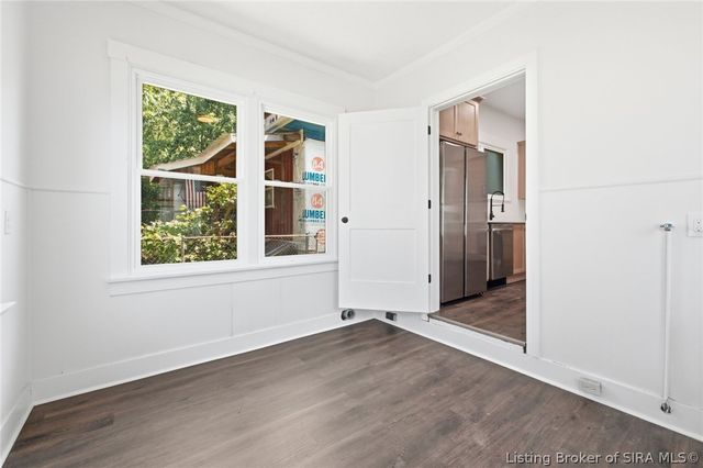 1126 Myrtle Avenue, New Albany, IN 47150