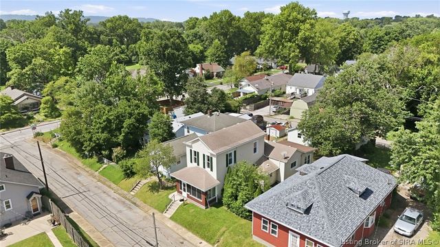 1126 Myrtle Avenue, New Albany, IN 47150