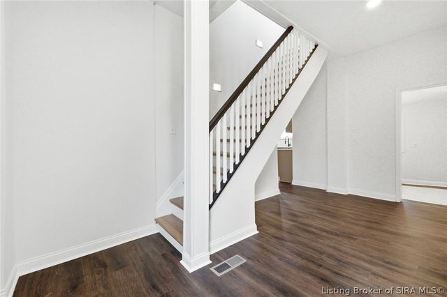 1126 Myrtle Avenue, New Albany, IN 47150