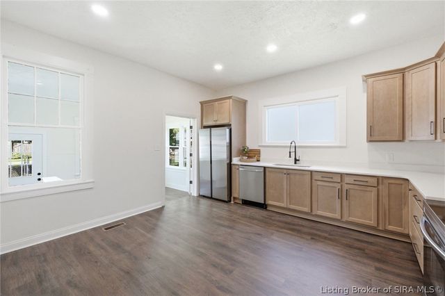 1126 Myrtle Avenue, New Albany, IN 47150