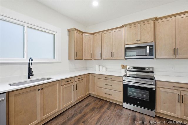 1126 Myrtle Avenue, New Albany, IN 47150
