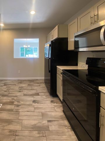 6 Carter Street, Webster, MA 01570
