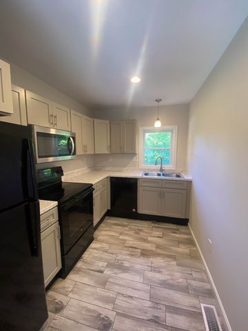 6 Carter Street, Webster, MA 01570