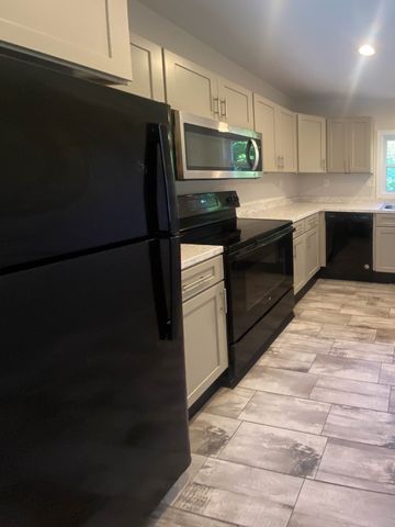 6 Carter Street, Webster, MA 01570