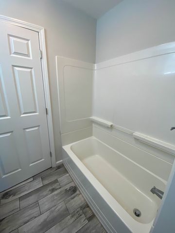 6 Carter Street, Webster, MA 01570