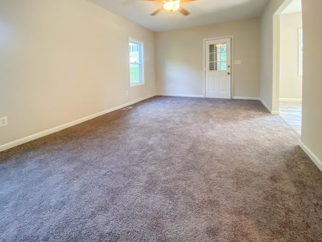 6 Carter Street, Webster, MA 01570
