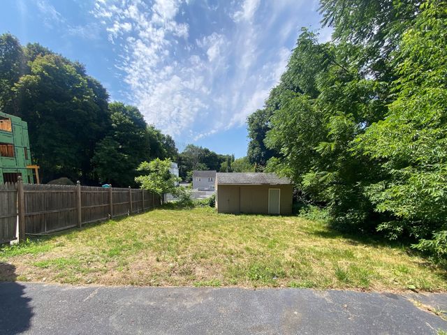 6 Carter Street, Webster, MA 01570