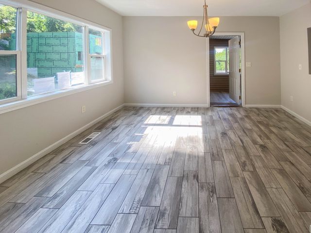 6 Carter Street, Webster, MA 01570