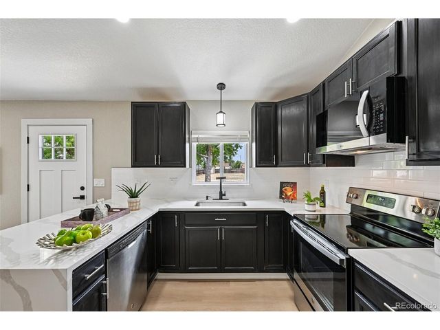 117 4th St, Fort Lupton, CO 80621