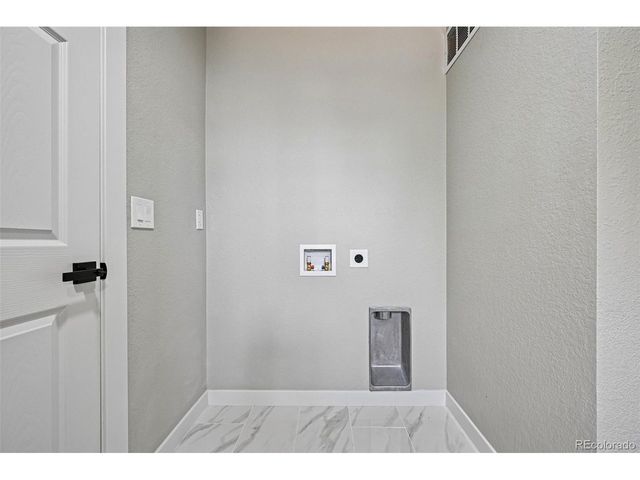 117 4th St, Fort Lupton, CO 80621