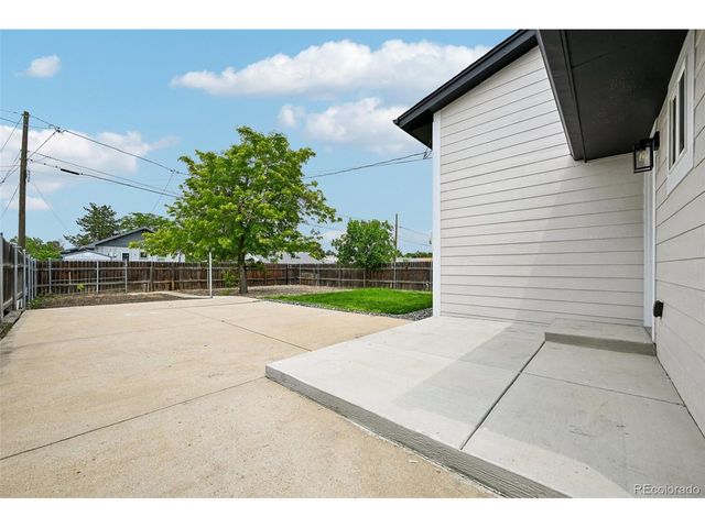 117 4th St, Fort Lupton, CO 80621