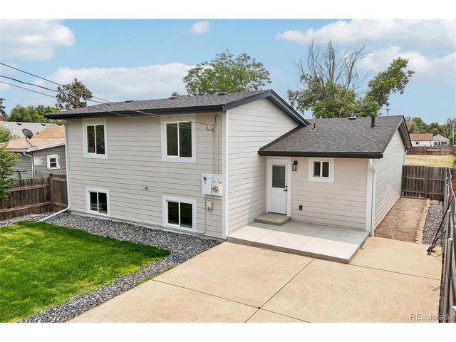117 4th St, Fort Lupton, CO 80621