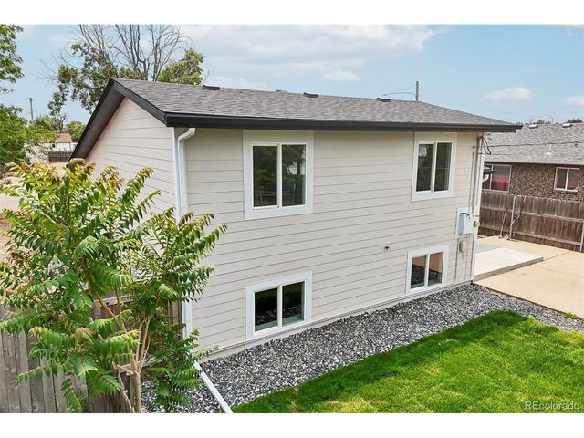 117 4th St, Fort Lupton, CO 80621