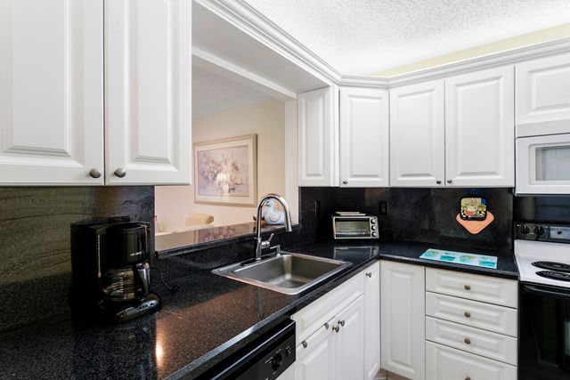 5728 Phoenix Palm Court, Delray Beach, FL 33484