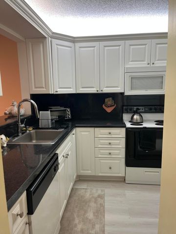 5728 Phoenix Palm Court, Delray Beach, FL 33484