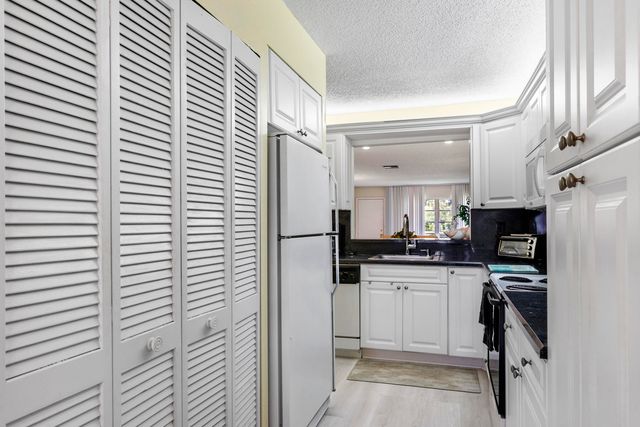 5728 Phoenix Palm Court, Delray Beach, FL 33484