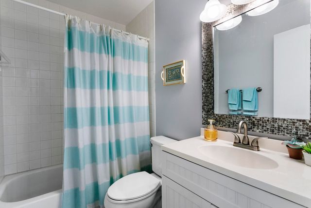 5728 Phoenix Palm Court, Delray Beach, FL 33484