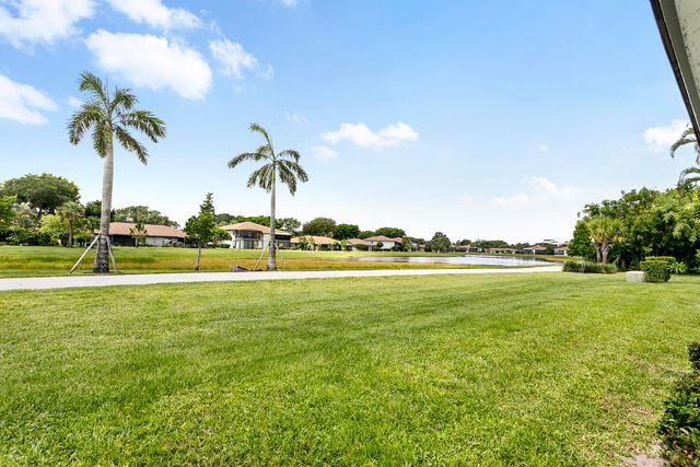 5728 Phoenix Palm Court, Delray Beach, FL 33484