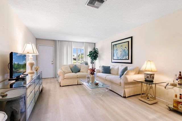 5728 Phoenix Palm Court, Delray Beach, FL 33484