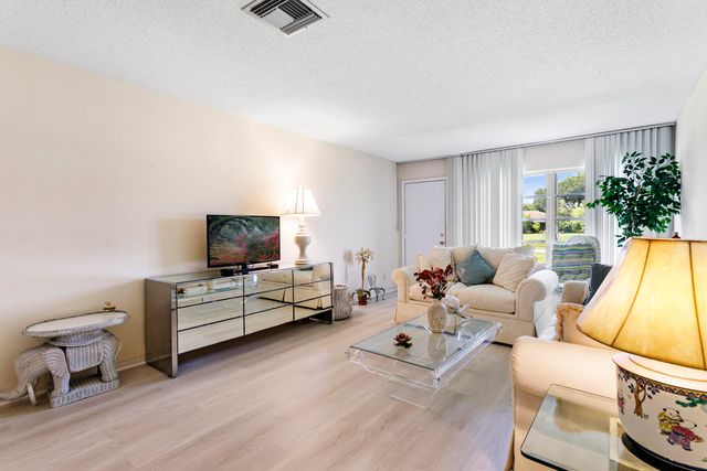 5728 Phoenix Palm Court, Delray Beach, FL 33484