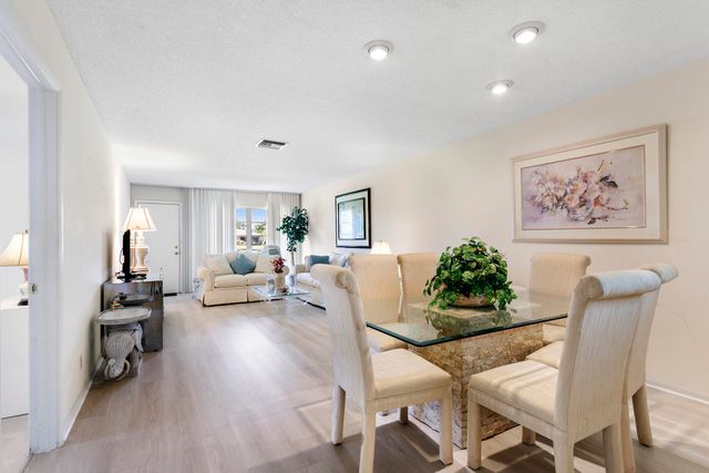 5728 Phoenix Palm Court, Delray Beach, FL 33484