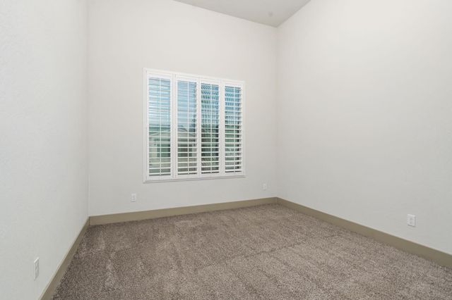 6346 E Fedora Avenue, Fresno, CA 93727