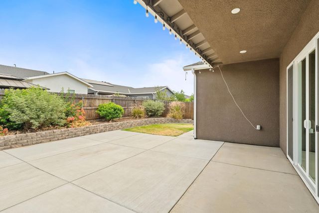 6346 E Fedora Avenue, Fresno, CA 93727