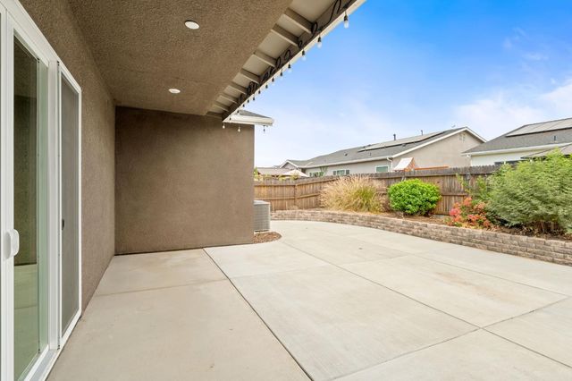 6346 E Fedora Avenue, Fresno, CA 93727