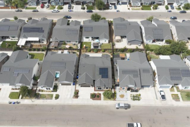 6346 E Fedora Avenue, Fresno, CA 93727