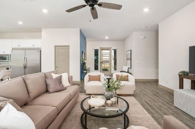 6346 E Fedora Avenue, Fresno, CA 93727