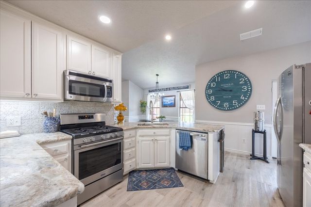 1301 N Saint Charles Avenue, Pilot Point, TX 76258