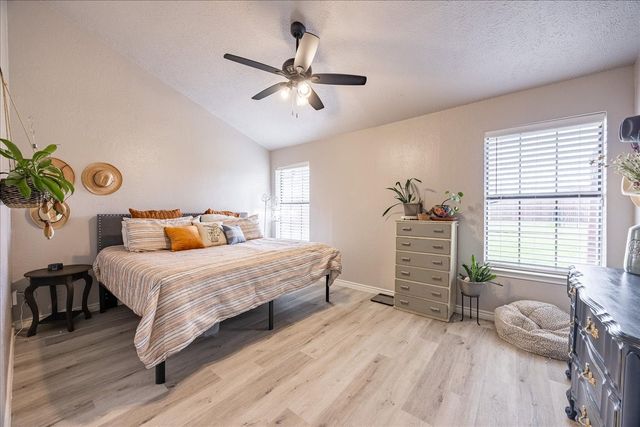 1301 N Saint Charles Avenue, Pilot Point, TX 76258