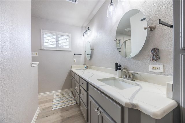 1301 N Saint Charles Avenue, Pilot Point, TX 76258