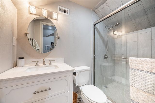 1301 N Saint Charles Avenue, Pilot Point, TX 76258