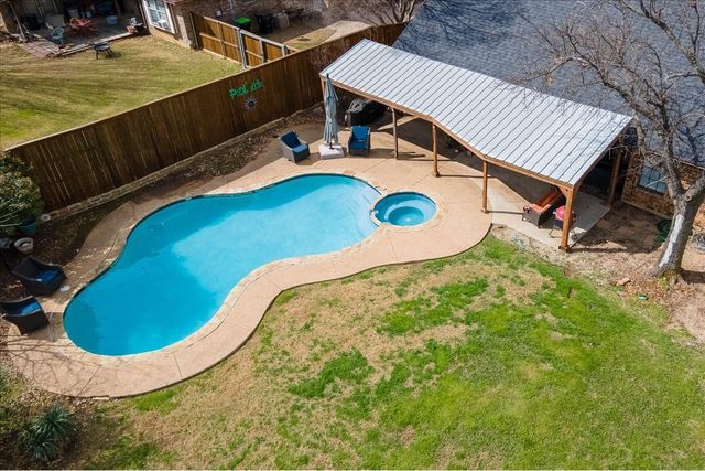 1301 N Saint Charles Avenue, Pilot Point, TX 76258