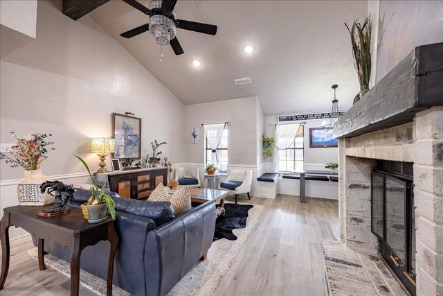 1301 N Saint Charles Avenue, Pilot Point, TX 76258