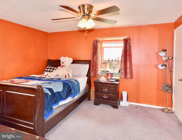 2851 WELSH RD, Philadelphia, PA 19152