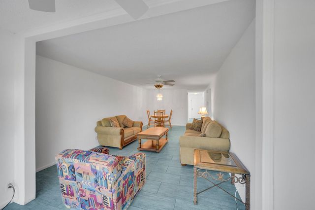 13791 Flora Place A, Delray Beach, FL 33484