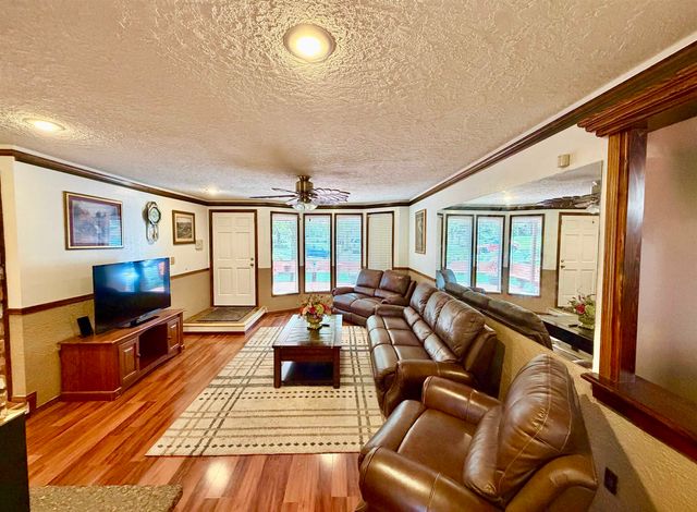 407 E SHILOH HILLS Dr, Spokane, WA 99208