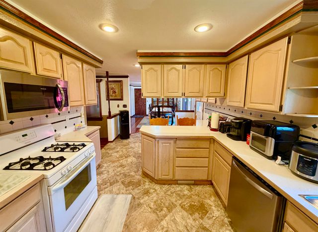 407 E SHILOH HILLS Dr, Spokane, WA 99208