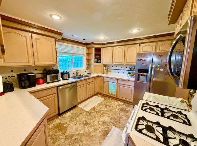 407 E SHILOH HILLS Dr, Spokane, WA 99208