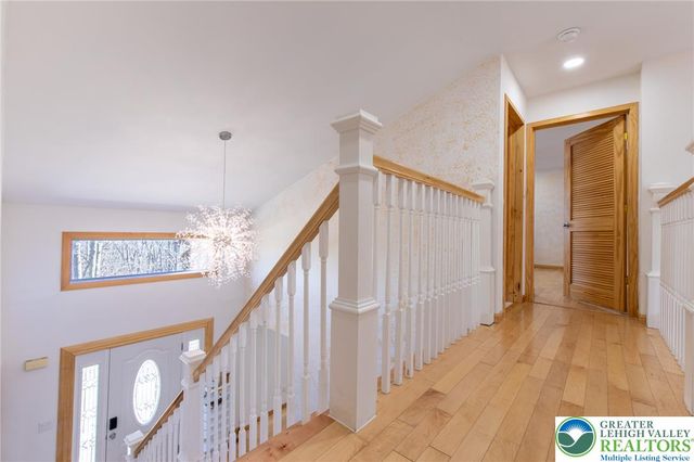 27 Brunswick Drive, Pocono Twp, PA 18344